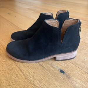 Beek Falcon Suede Ankle Booties Black